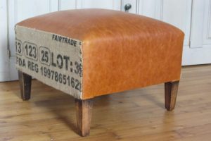 footstool_en_cuir_tapissier___Carnac