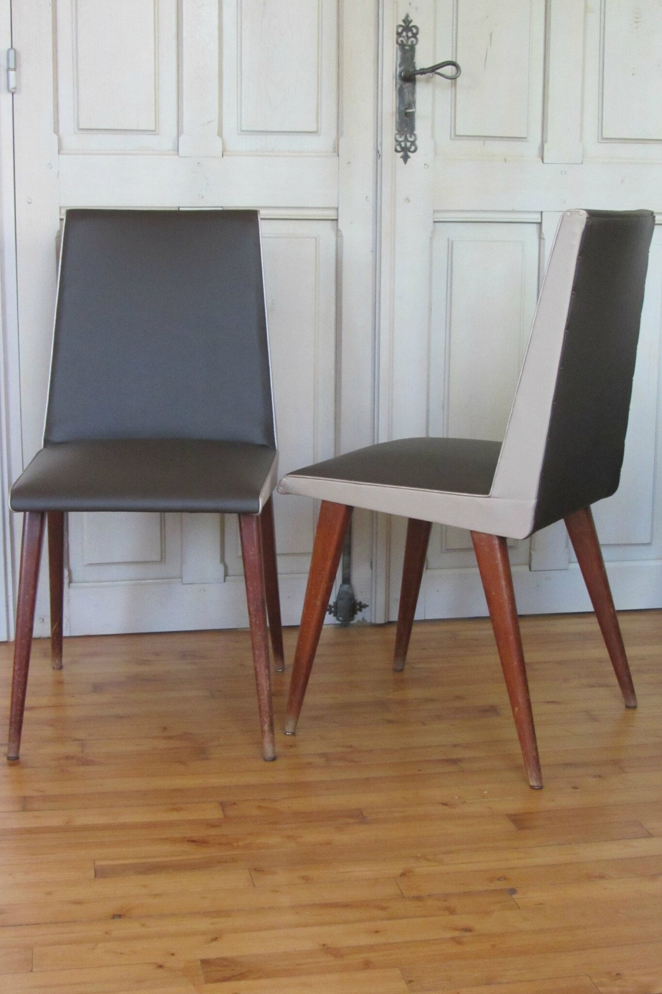 chaises en skaï tapissier à Brest