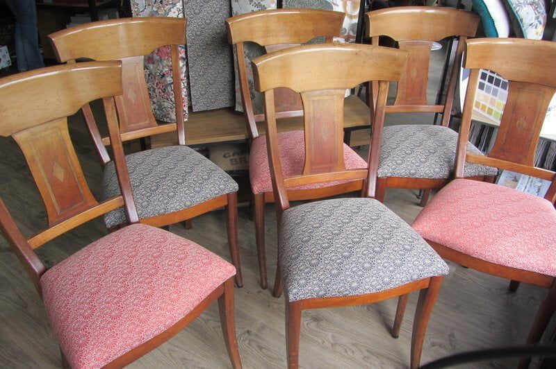 6 chaises &agrave; refaire