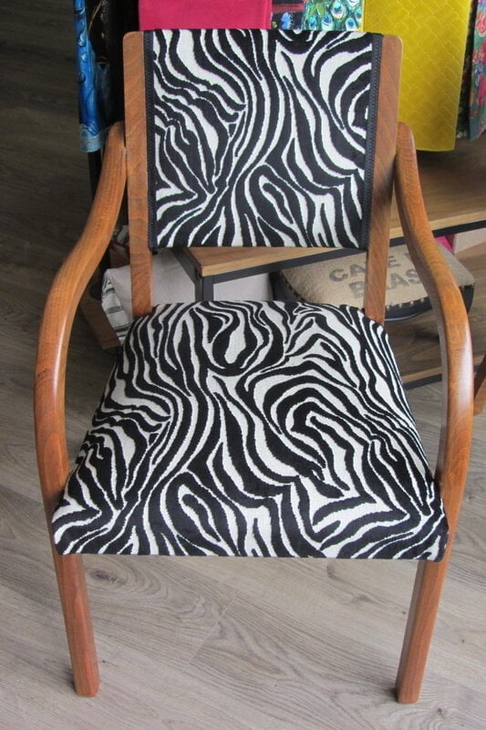 fauteuil tissu z&egrave;bre
