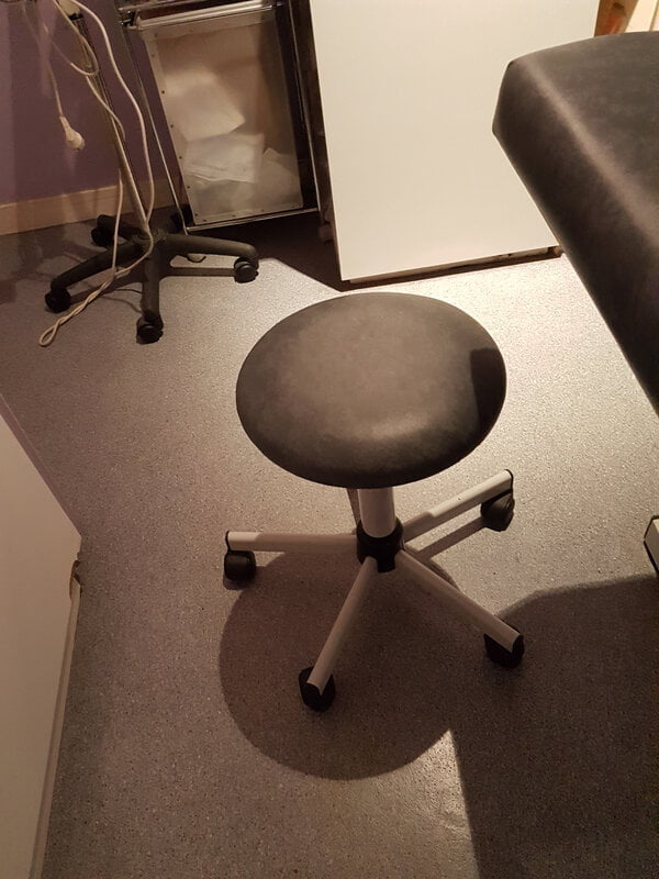 tabouret &agrave; roulettes