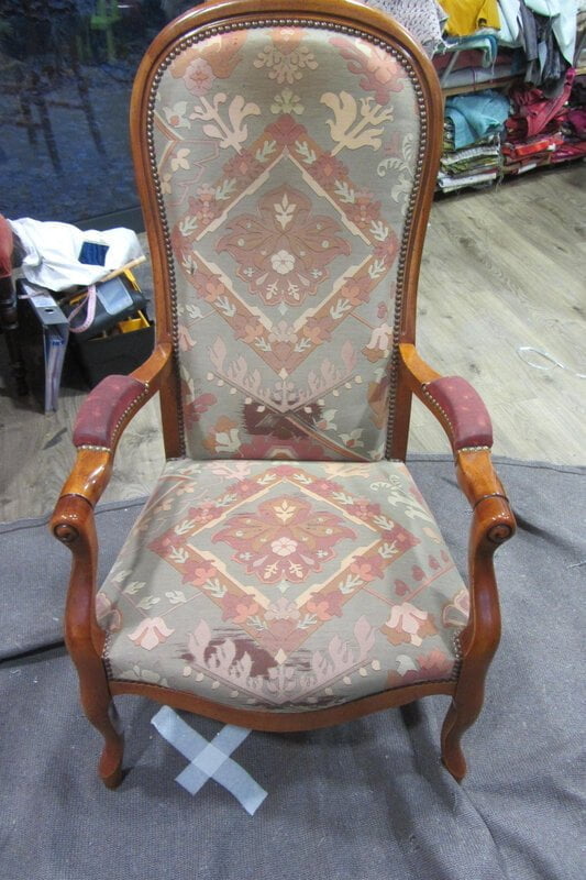 fauteuil voltaire &agrave; retapisser