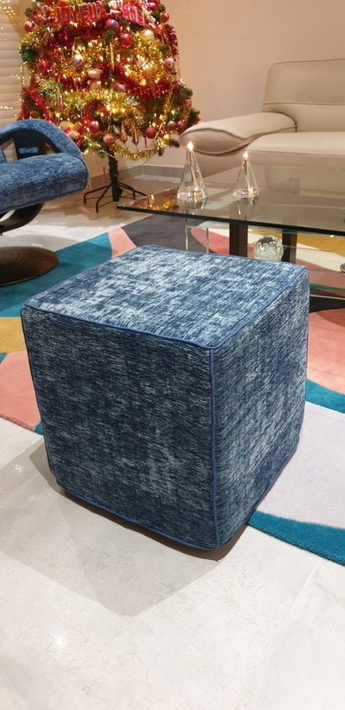 cr&eacute;ation de pouf c&ocirc;t&eacute; si&egrave;ges