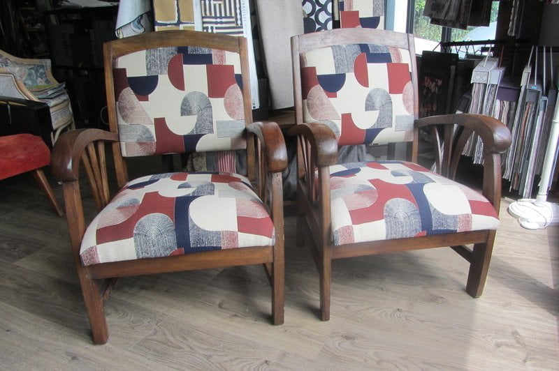 paire de fauteuils style colonial