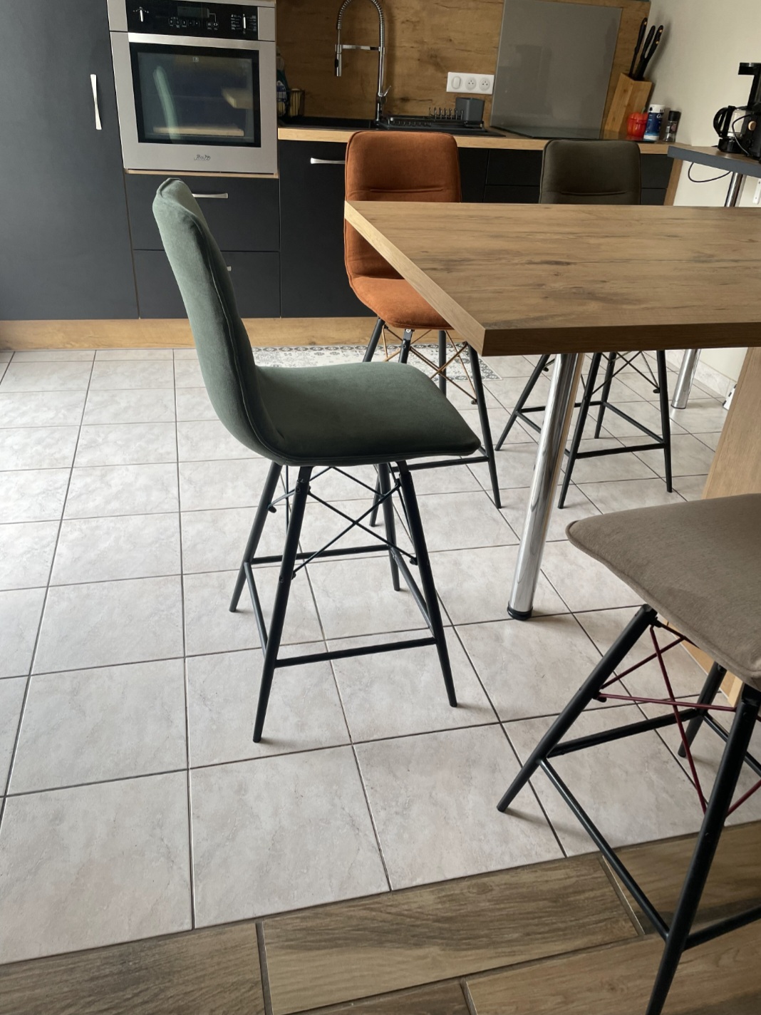 chaises de cuisine , changement de tissu , tapissier Bohars